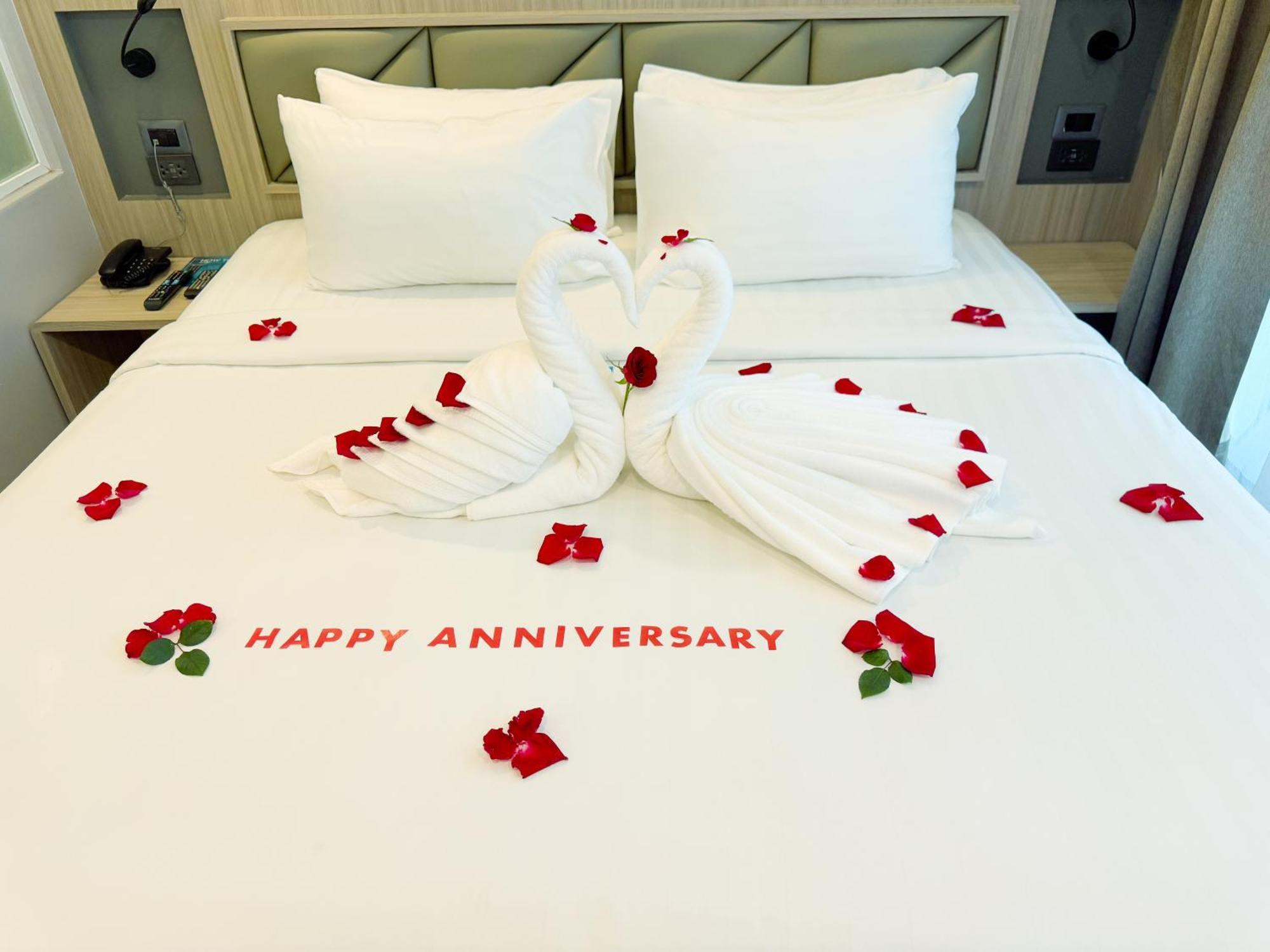 Clarian Hotel Beach Patong Ngoại thất bức ảnh