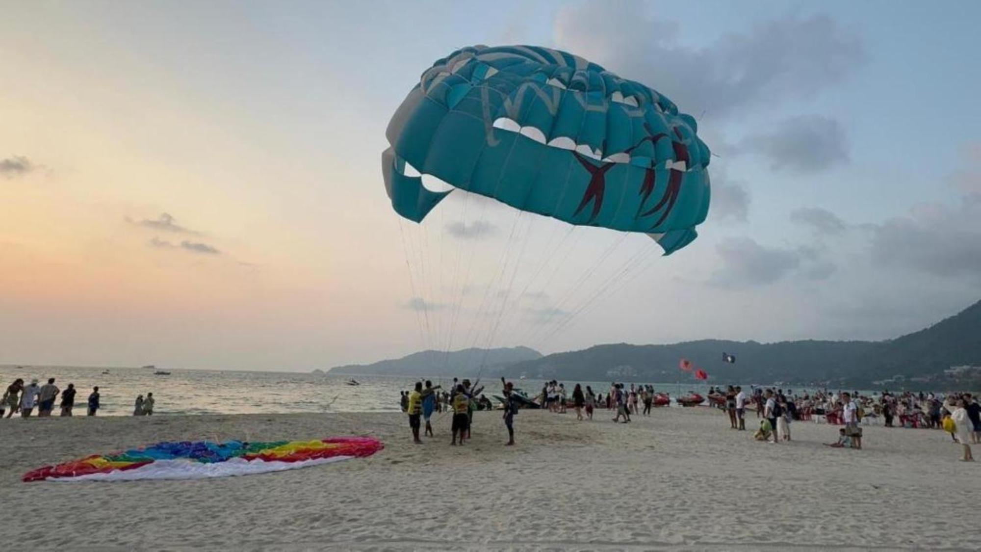 Clarian Hotel Beach Patong Ngoại thất bức ảnh