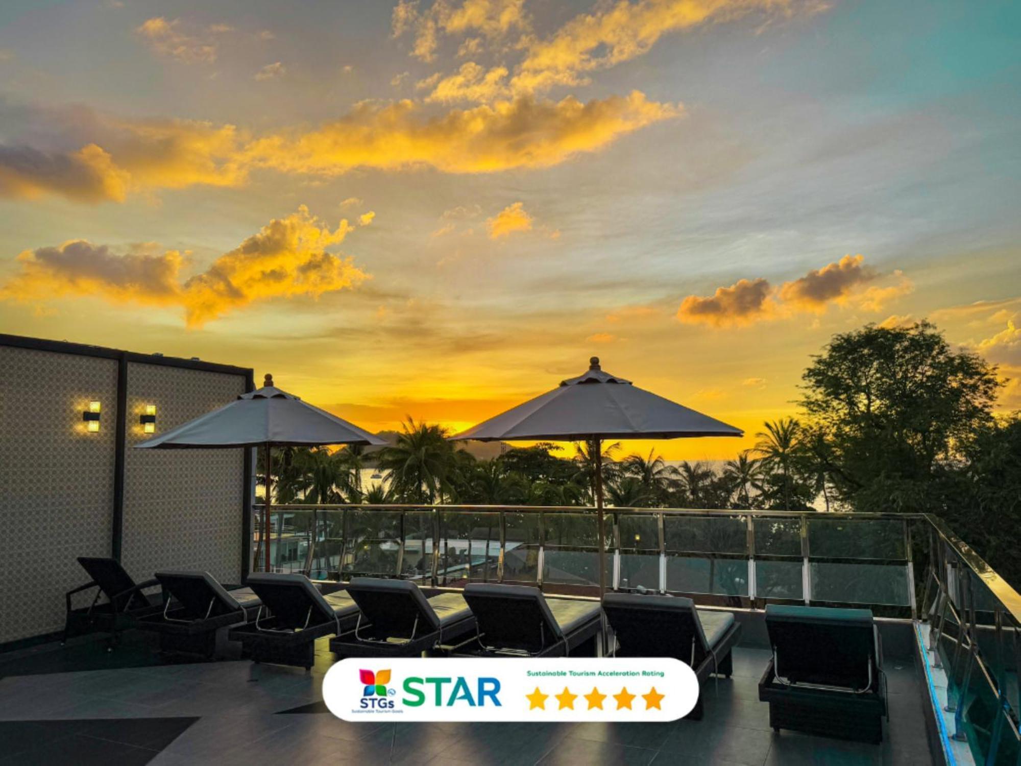 Clarian Hotel Beach Patong Ngoại thất bức ảnh