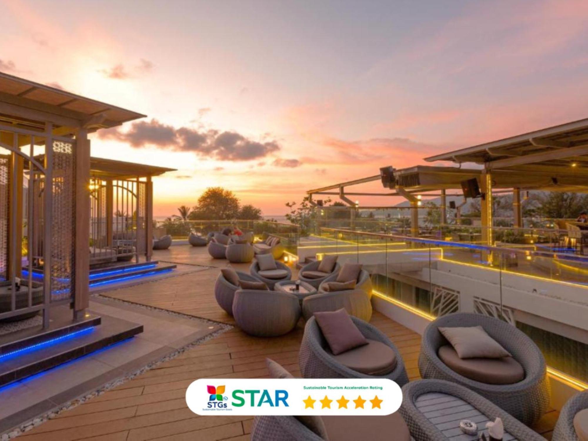 Clarian Hotel Beach Patong Ngoại thất bức ảnh