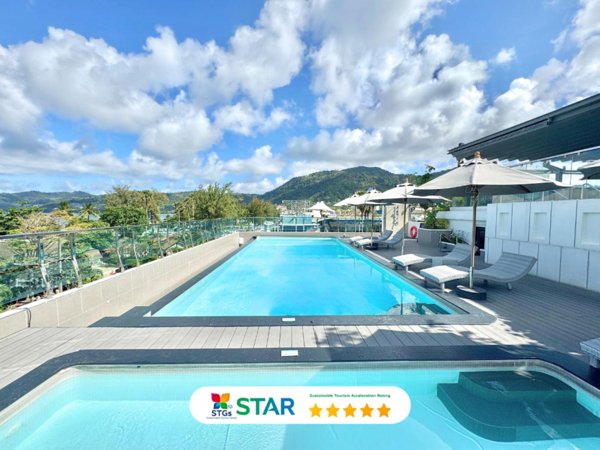 Clarian Hotel Beach Patong Ngoại thất bức ảnh