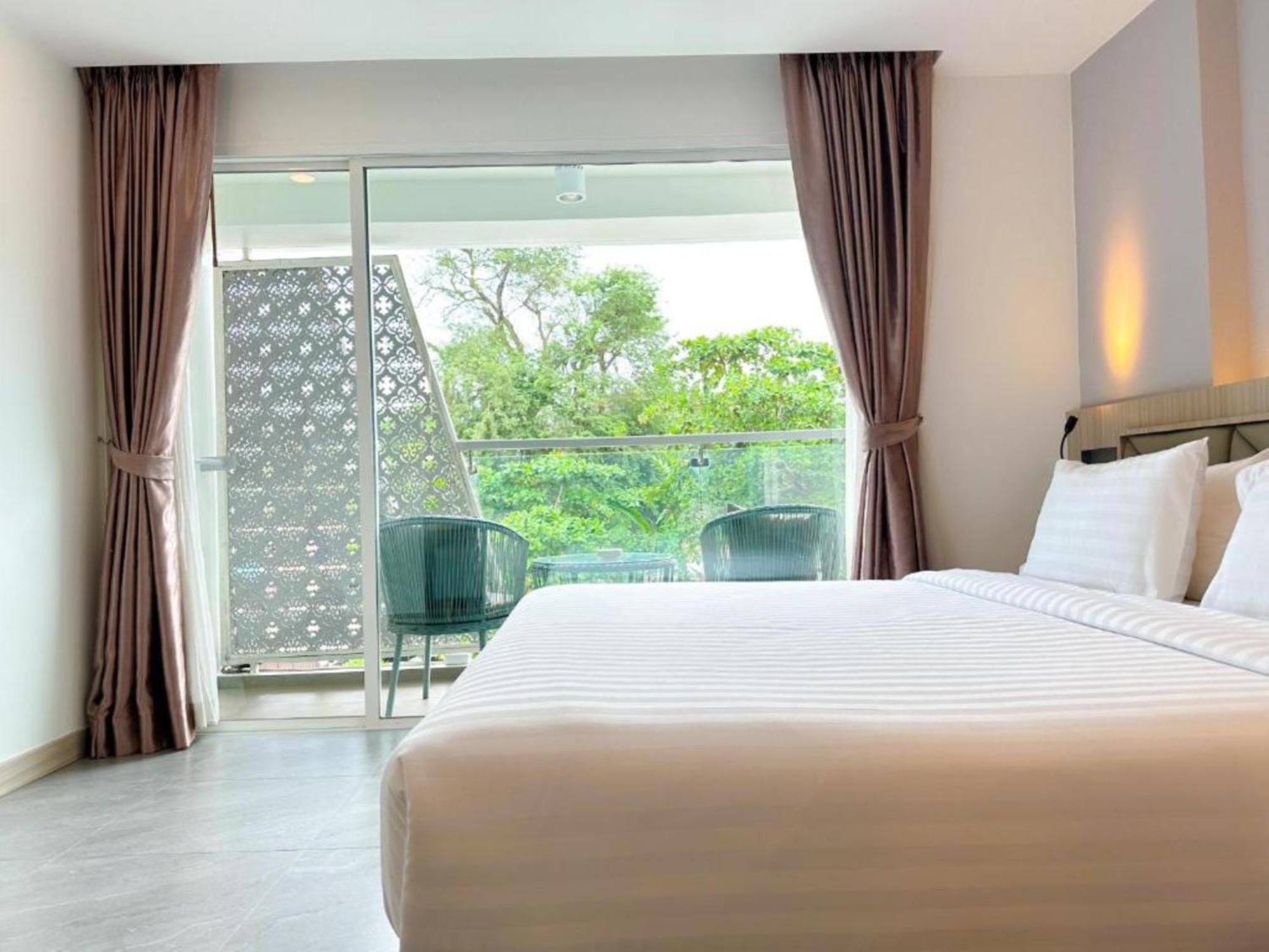 Clarian Hotel Beach Patong Ngoại thất bức ảnh