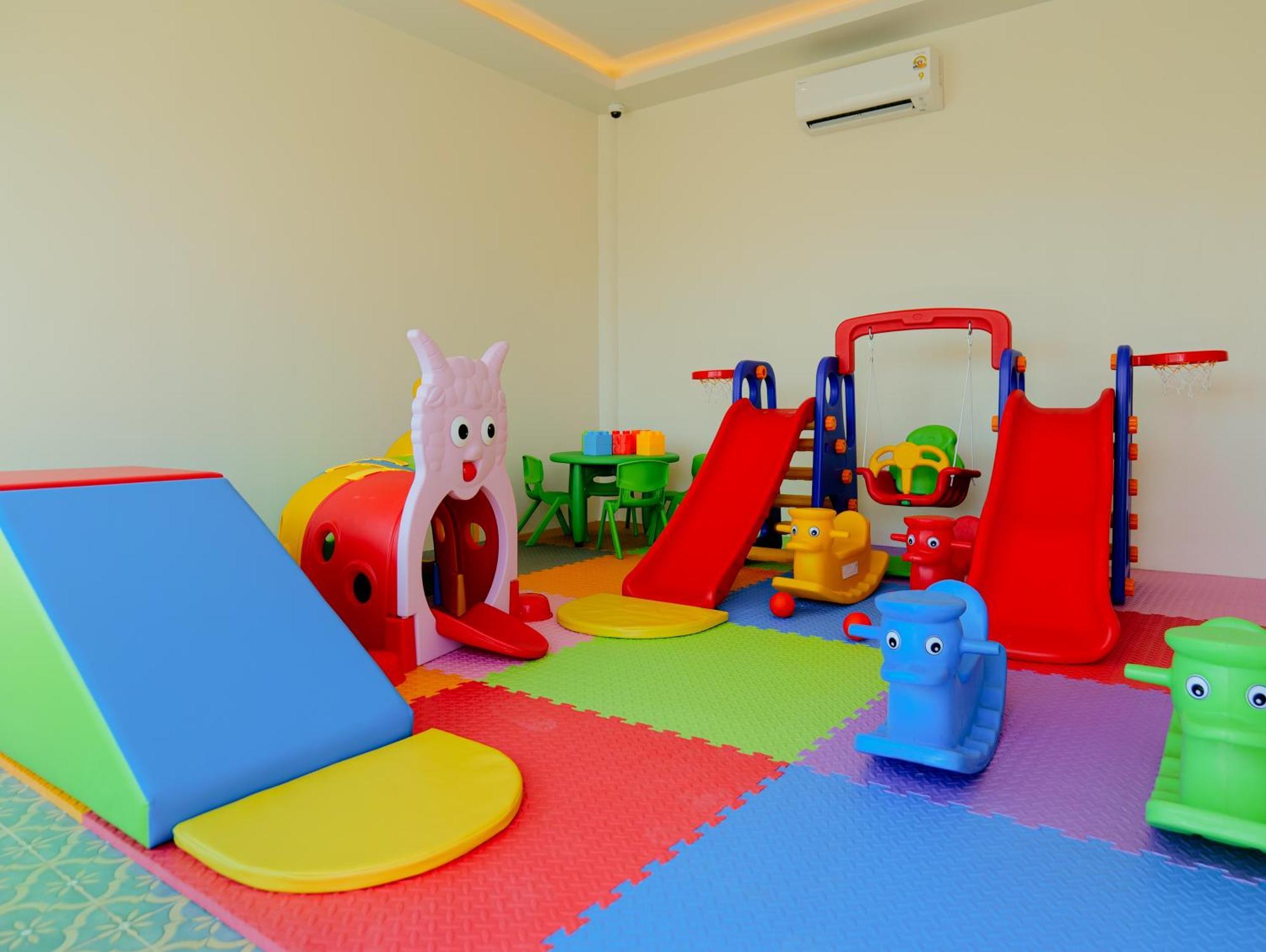 Clarian Hotel Beach Patong Ngoại thất bức ảnh